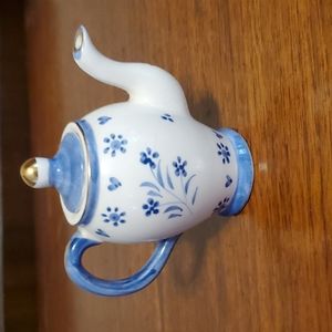 Mini Tea pot collectable from Italy decoration